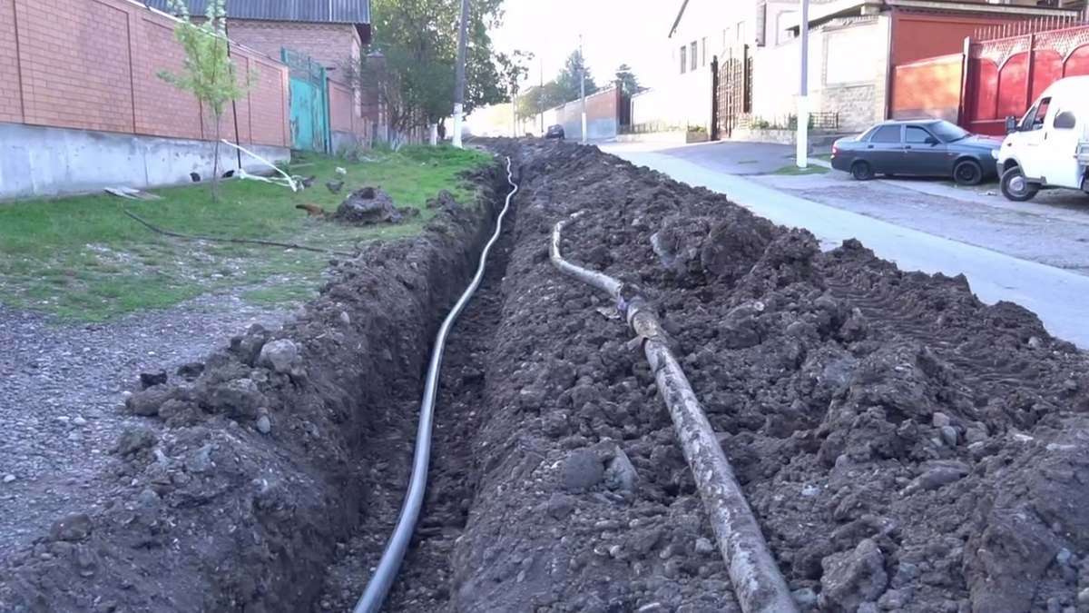 В Назрани обновляют изношенный водопровод на улице Советской