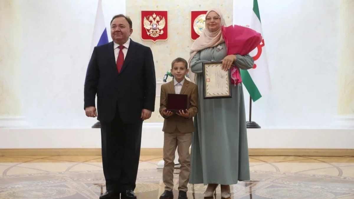 Глава Ингушетии в Магасе вручил государственные награды РФ и Ингушетии