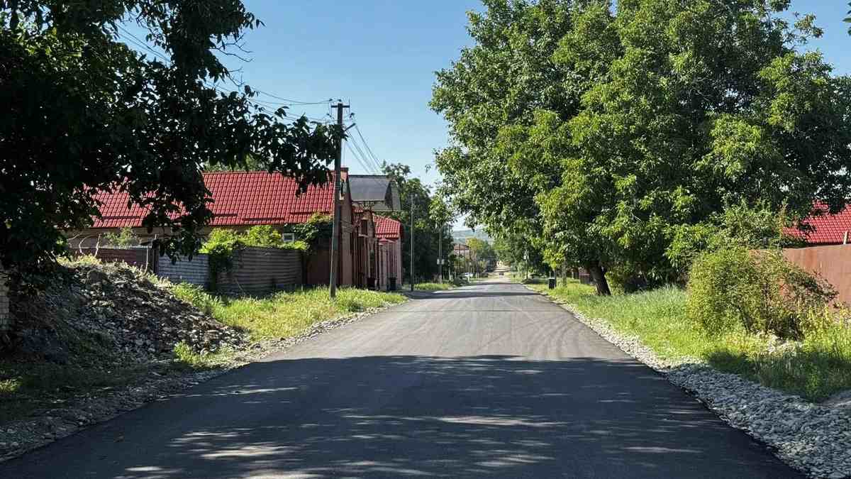 В Карабулаке «Партийный десант» проверил качество ремонта улицы Первомайской