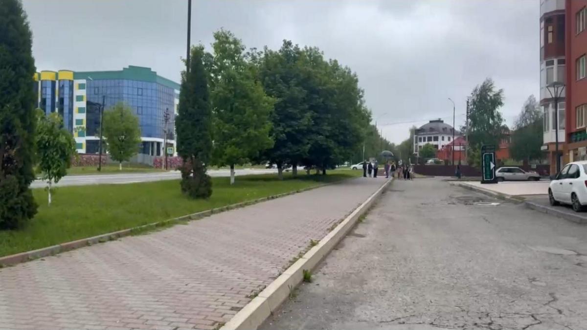 Новости Ингушетии: Партдесант «Единой России» в г. Магас в рамках реализации Народной программы провёл мониторинг территорий, участвующих в голосовании в рамках проекта «Городская среда»