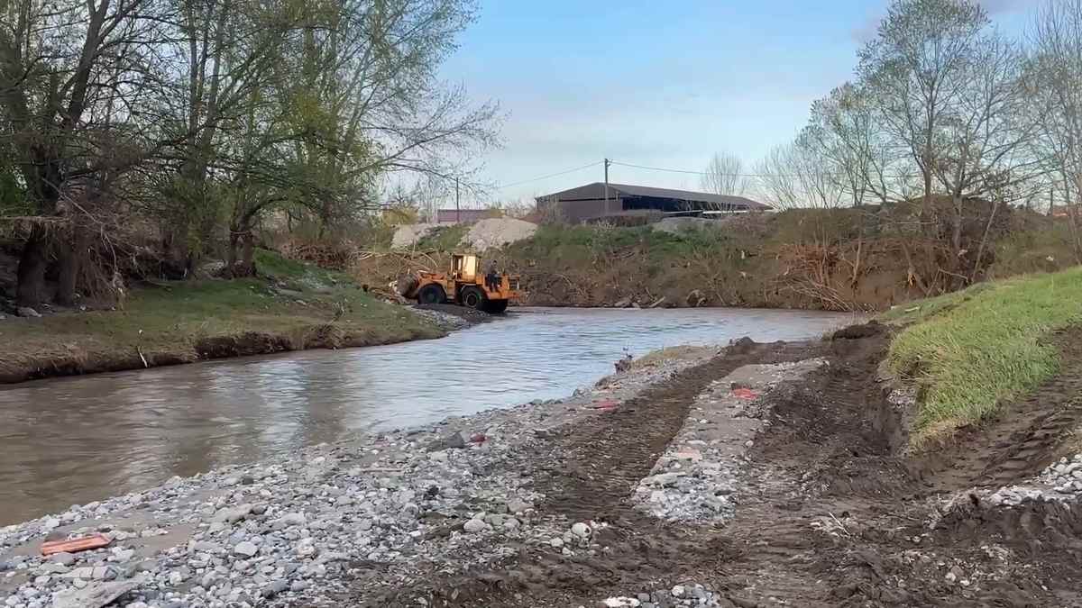 Новости Ингушетии: Реку Сунжа расчищают для безопасного пропуска паводковых вод
