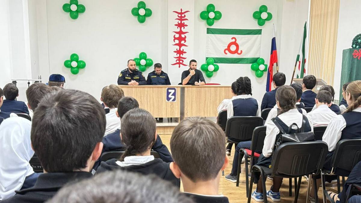 В СОШ №1 села Барсуки почтили память погибших военнослужащих