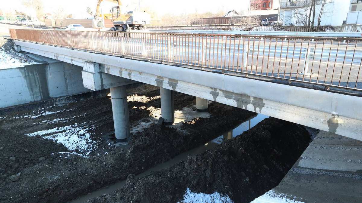 Мост через реку Кенч будет сдан досрочно