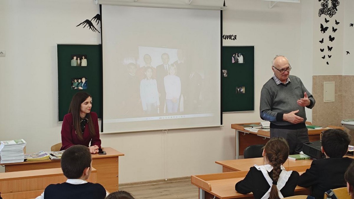 Главный редактор журнала «СелаIад» Мартина Гагиева пообщалась со школьниками