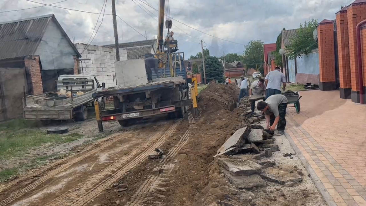 Новости Ингушетии: В Малгобеке Ингушетии начали прокладывать канализацию на улице Крайней