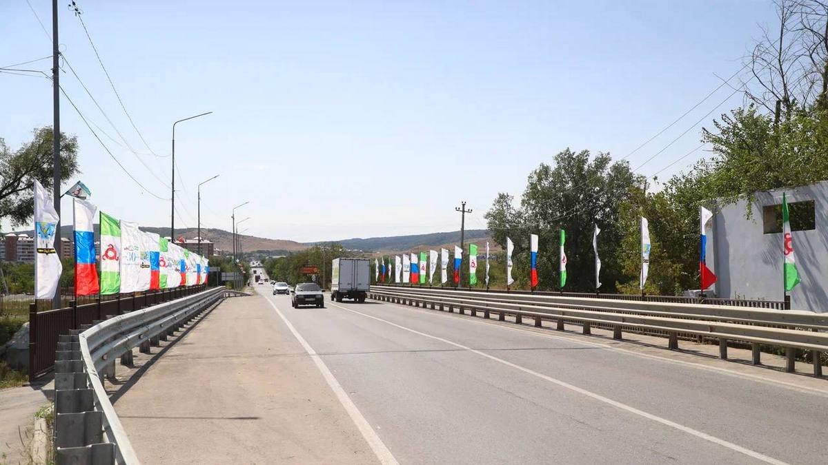 Глава Ингушетии поздравил жителей Карабулака с 30-летием их города