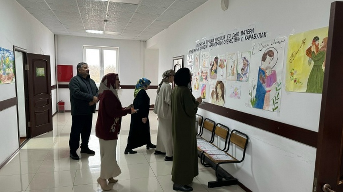 В Карабулаке вручили денежные призы победителям детского конкурса рисунков