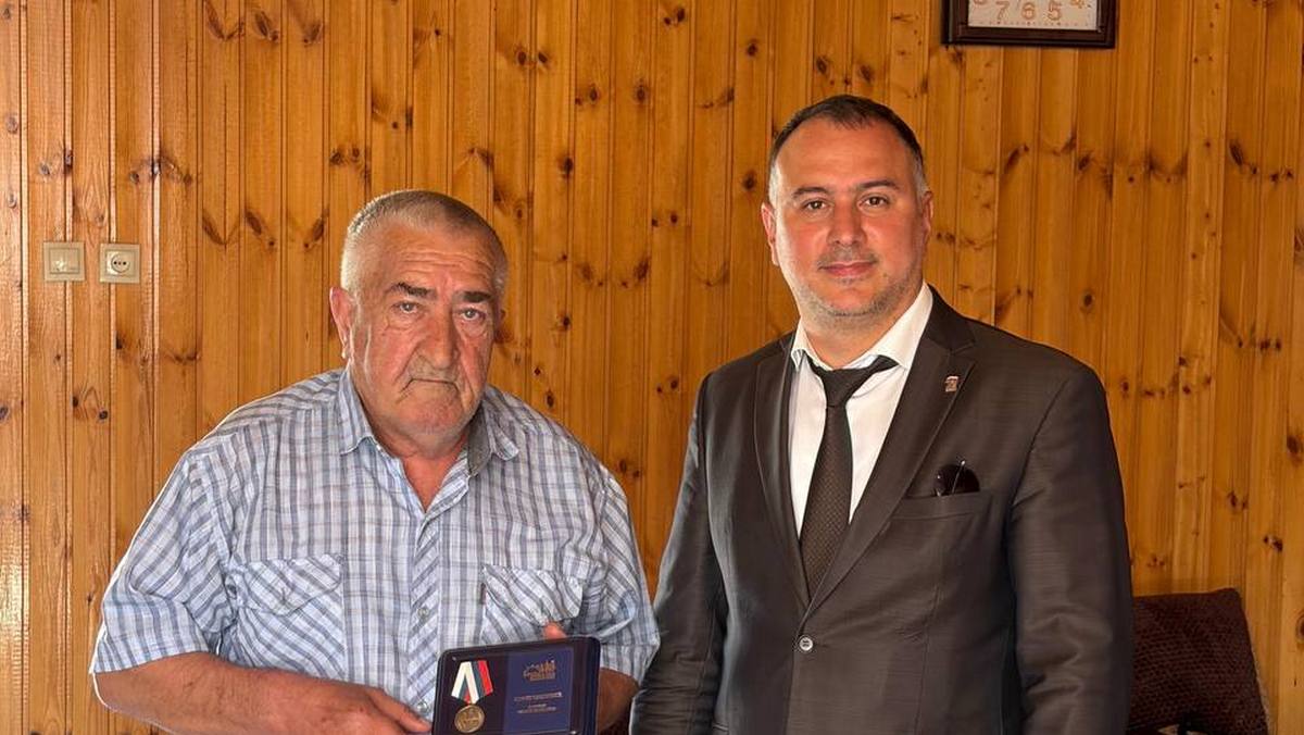 Хусейна Мархиева из Сунжи удостоили медали «Отец солдата»