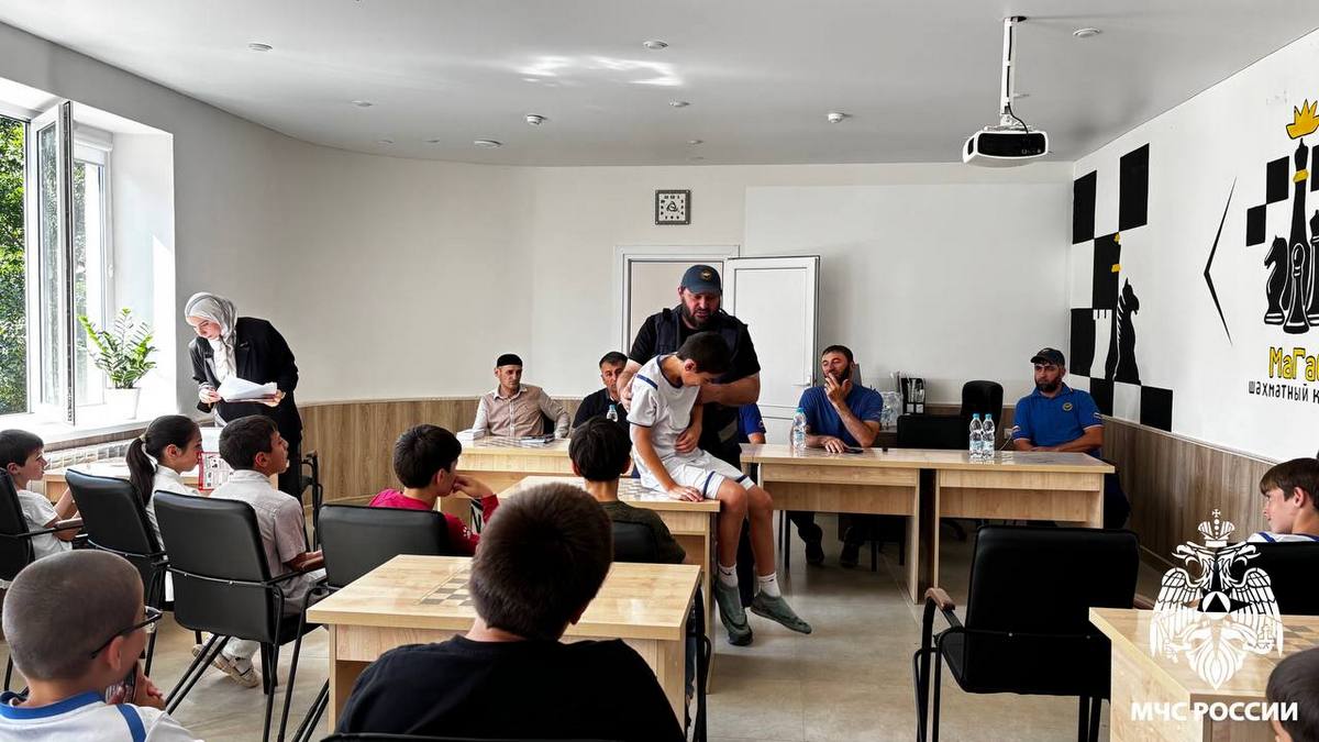 Спасатели МЧС Ингушетии обучают детей правилам безопасности на воде