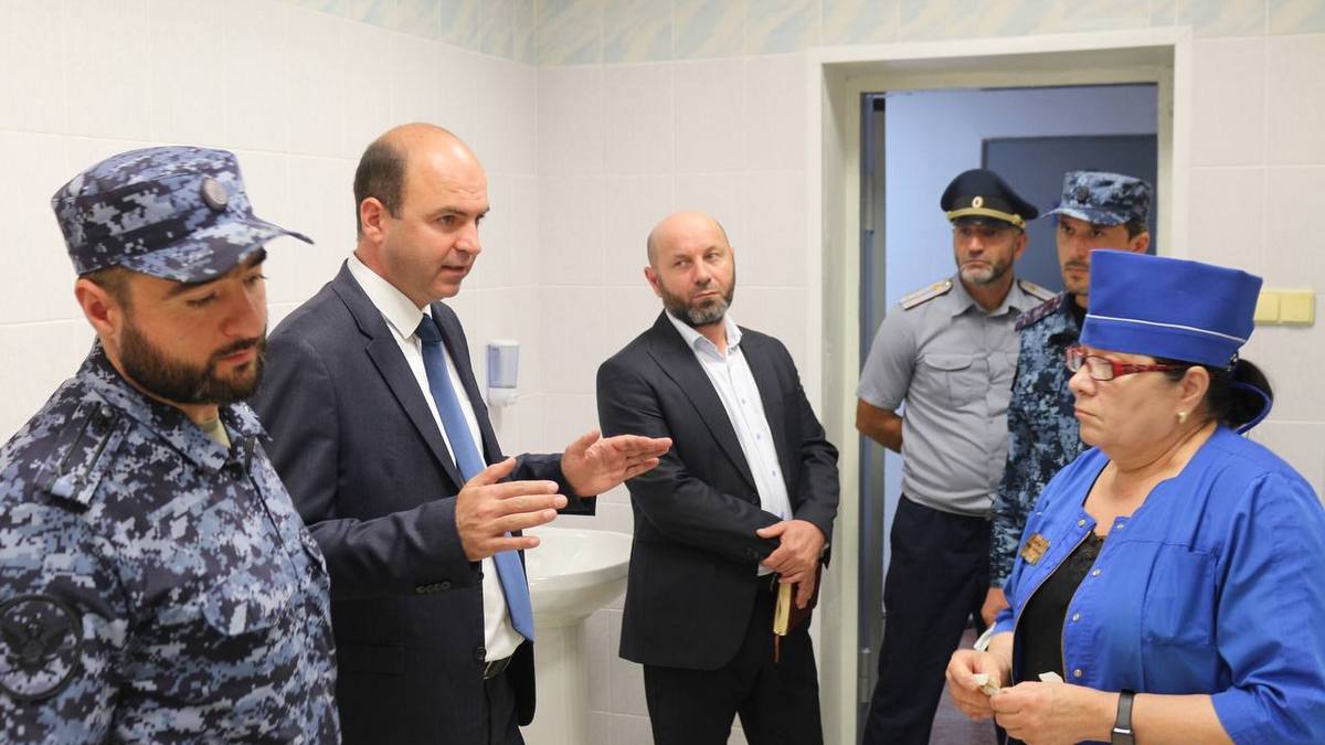 Уполномоченный по правам человека в Ингушетии провел инспекцию СИЗО