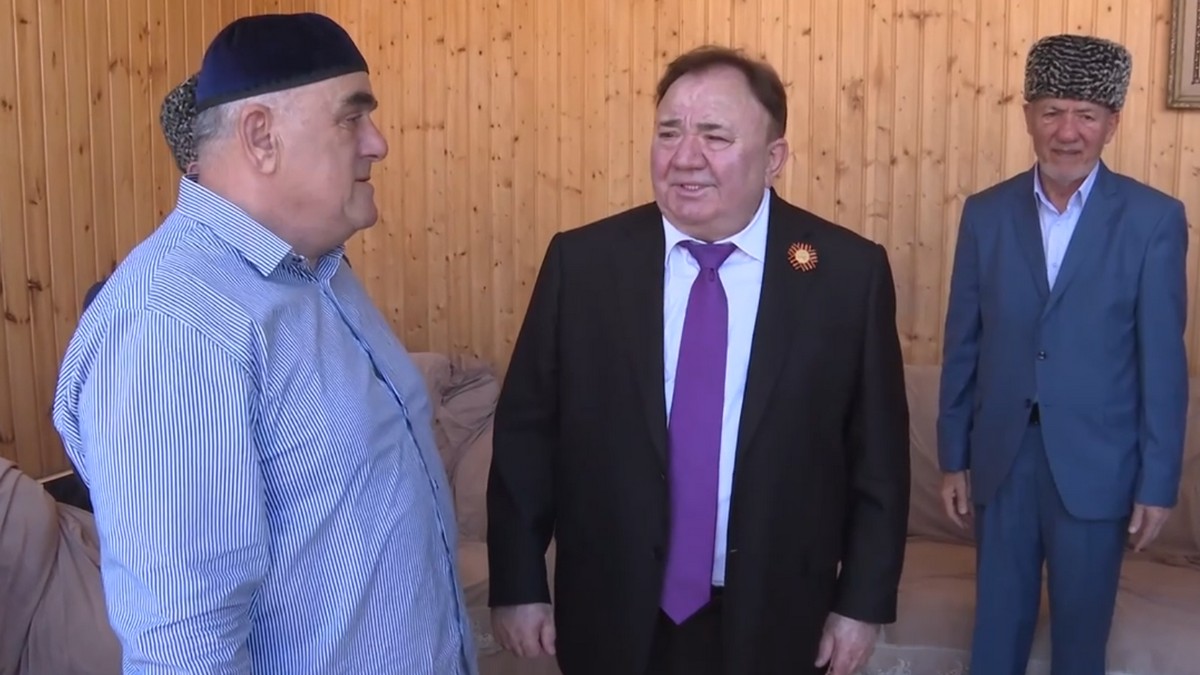 Новости Ингушетии: Глава Ингушетии навестил родных Героя России, подполковника Хасана Тумгоева