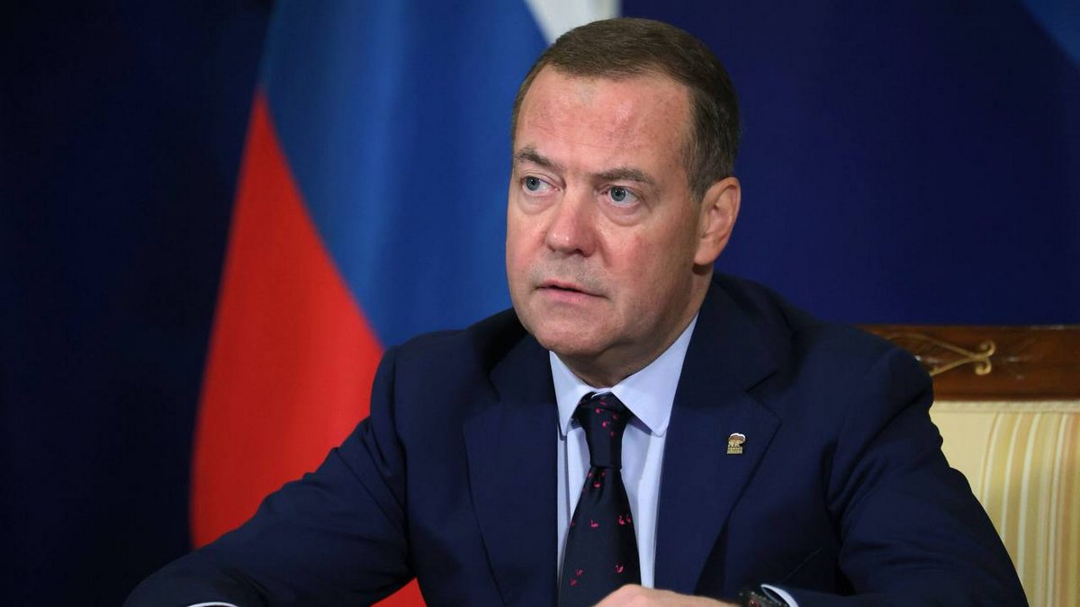 Глава Ингушетии поздравил с днем рождения Дмитрия Медведева