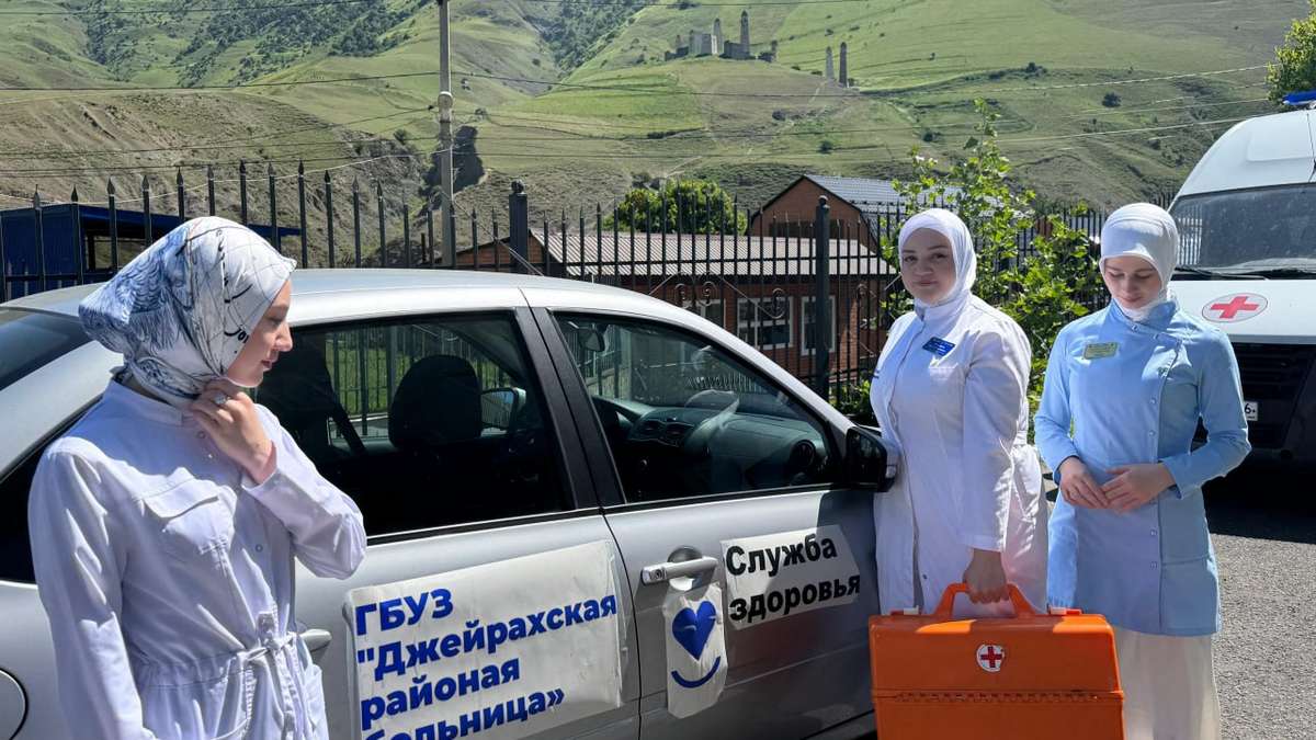 Джейрахская районная больница получила два новых автомобиля