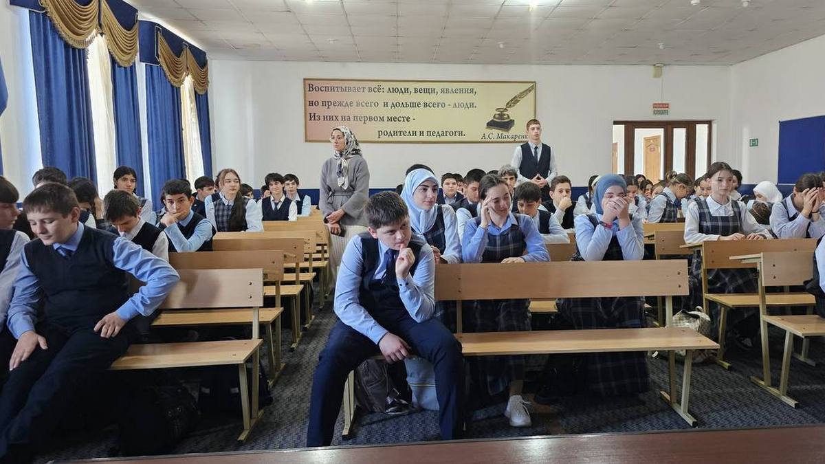 Ветераны СВО поделились своим жизненным опытом со школьниками Назрани