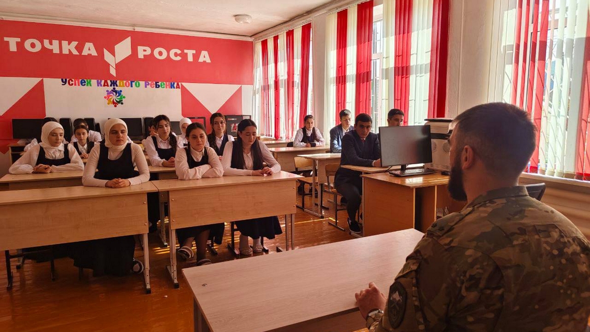 Новости Ингушетии: В Инаркинской школе №12 прошла встреча с выпускником - участником СВО