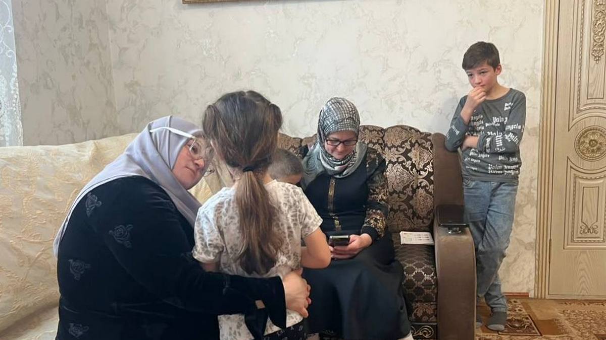 Семьям погибших бойцов СВО из села Галашки оказали внимание и поддержку