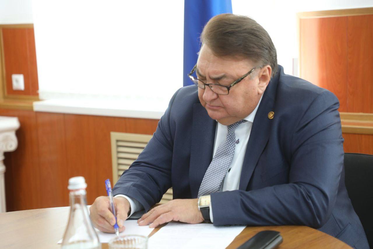Сластенин решит проблемы граждан после личного приема