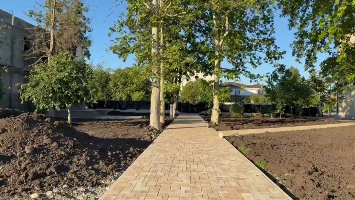 В Сунже Ингушетии выполняют II этап благоустройства парка «Памяти и славы»