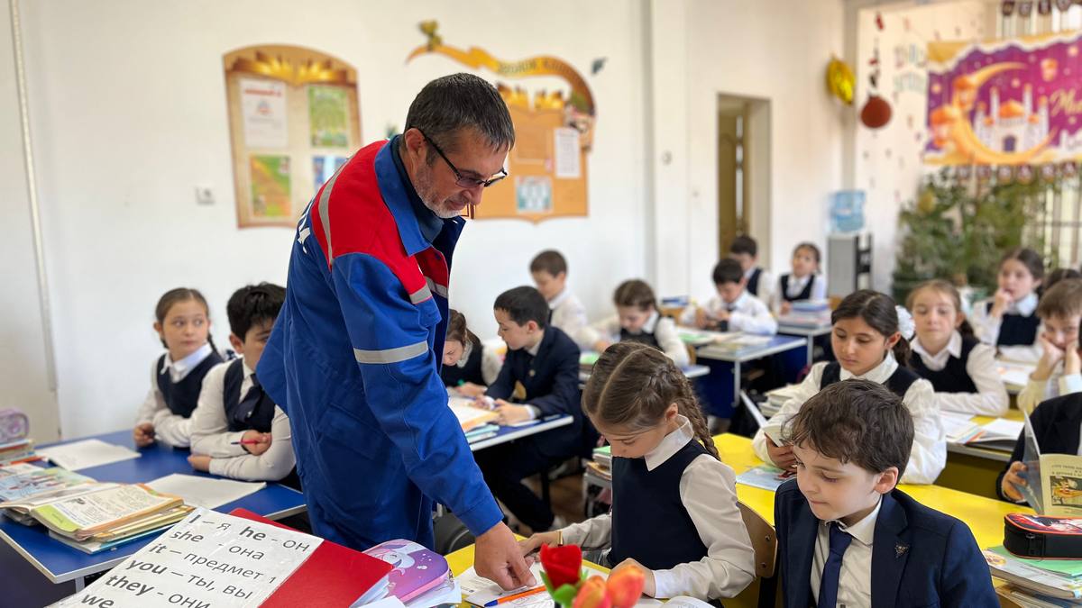 Россети проводят в Ингушетии месячник детской электробезопасности