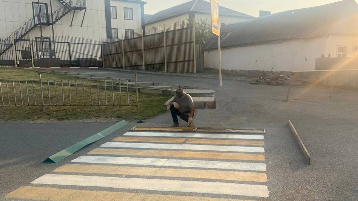 Новости Ингушетии: В Малгобекском районе обновили дорожную разметку вблизи учебных заведений