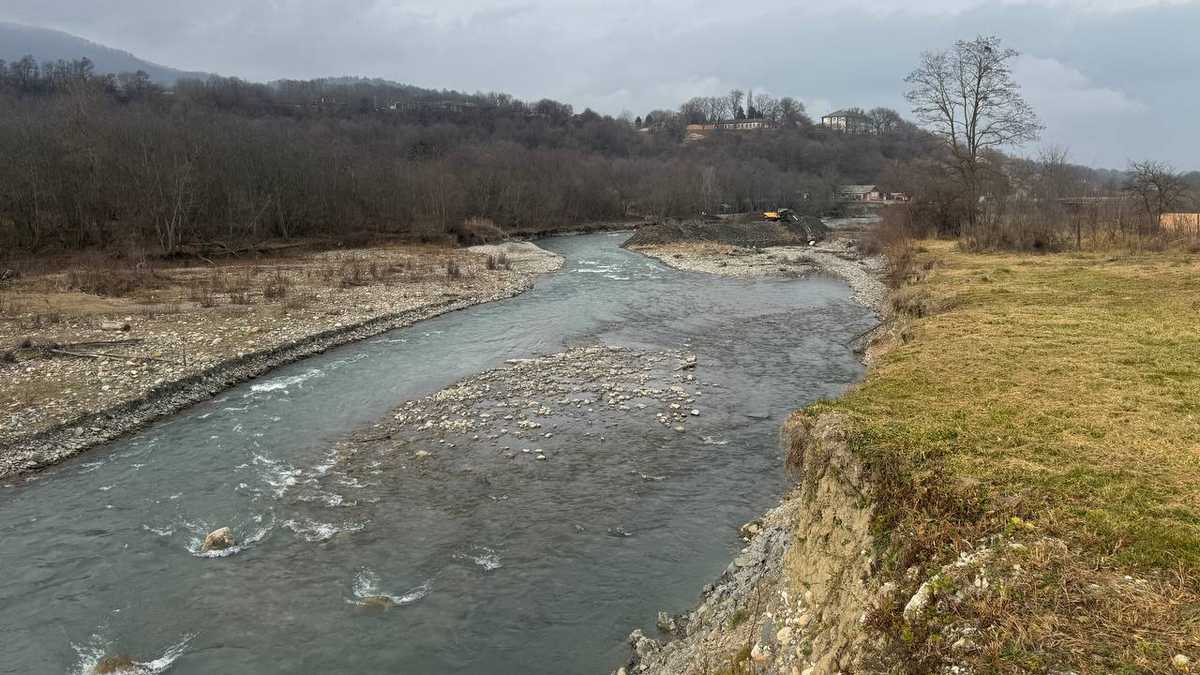 Руководитель Минприроды Ингушетии проверил работы по расчистке реки Ассы