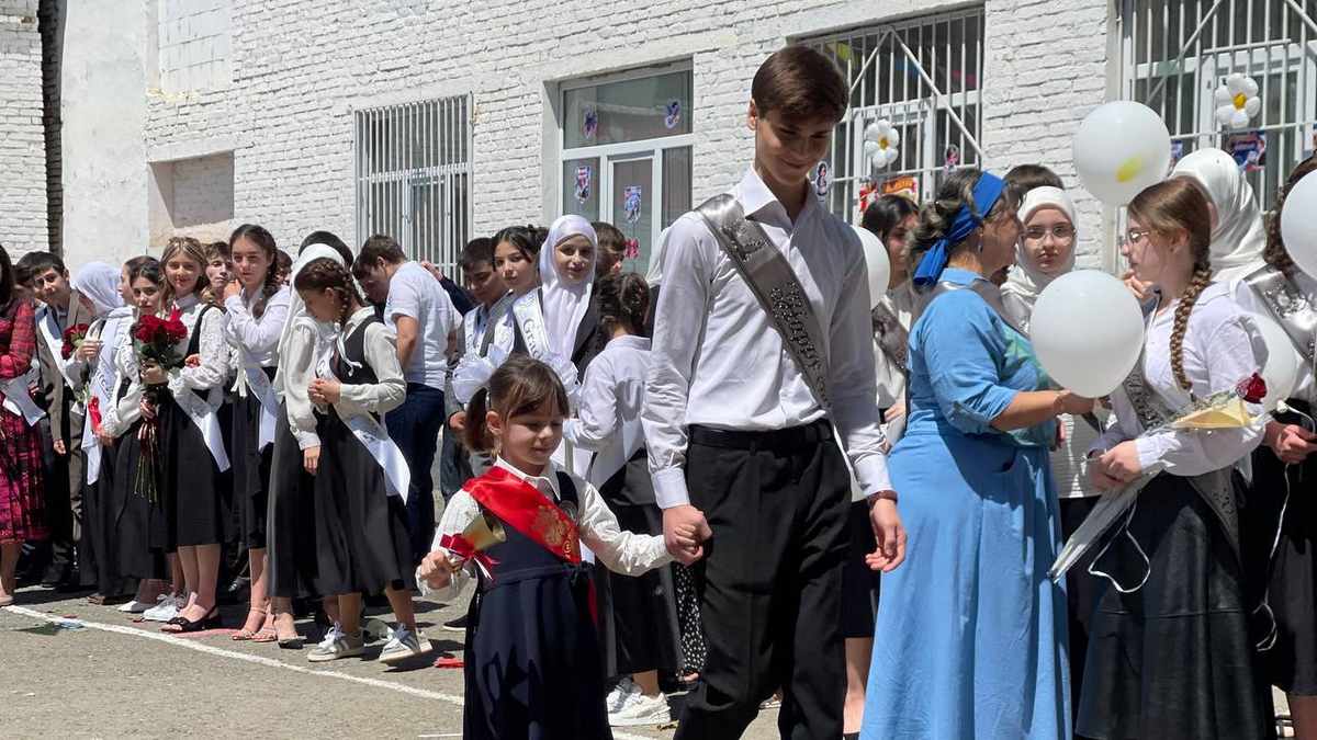 Новости Ингушетии: Калиматов: Сегодня волнительный и памятный день — Последний звонок