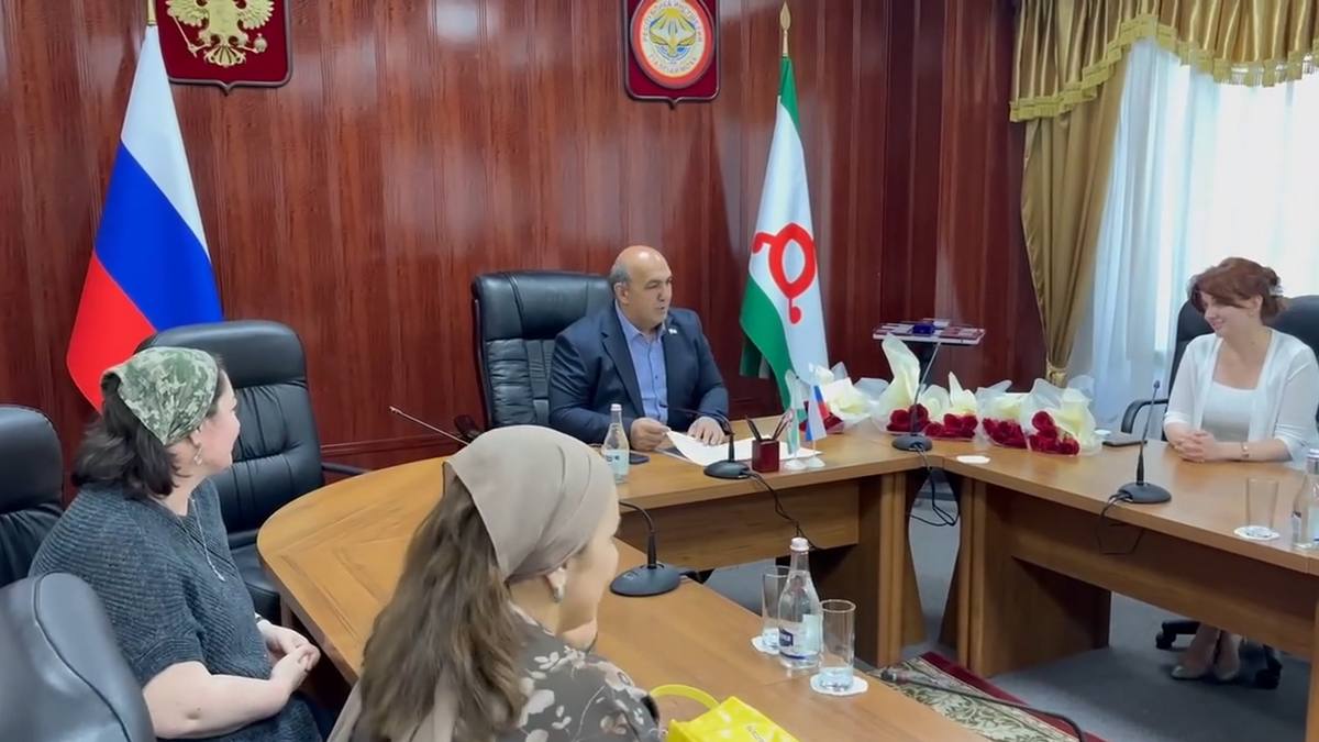 Новости Ингушетии: В Парламенте Ингушетии наградили активистов ветеранского движения