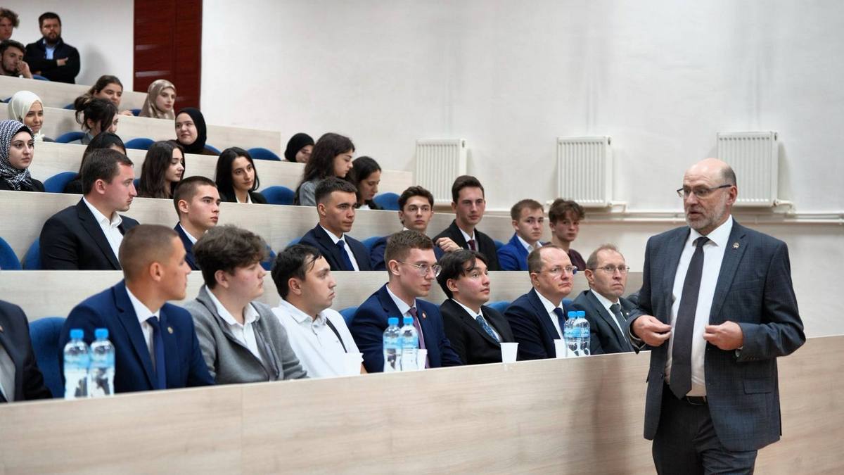 В ИнгГУ состоялся круглый стол с участием делегации Президентской академии