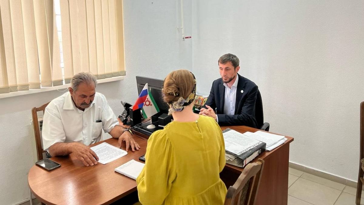 Новости Ингушетии: В Миннаце Ингушетии встретились с руководителем Азербайджанского КЦ