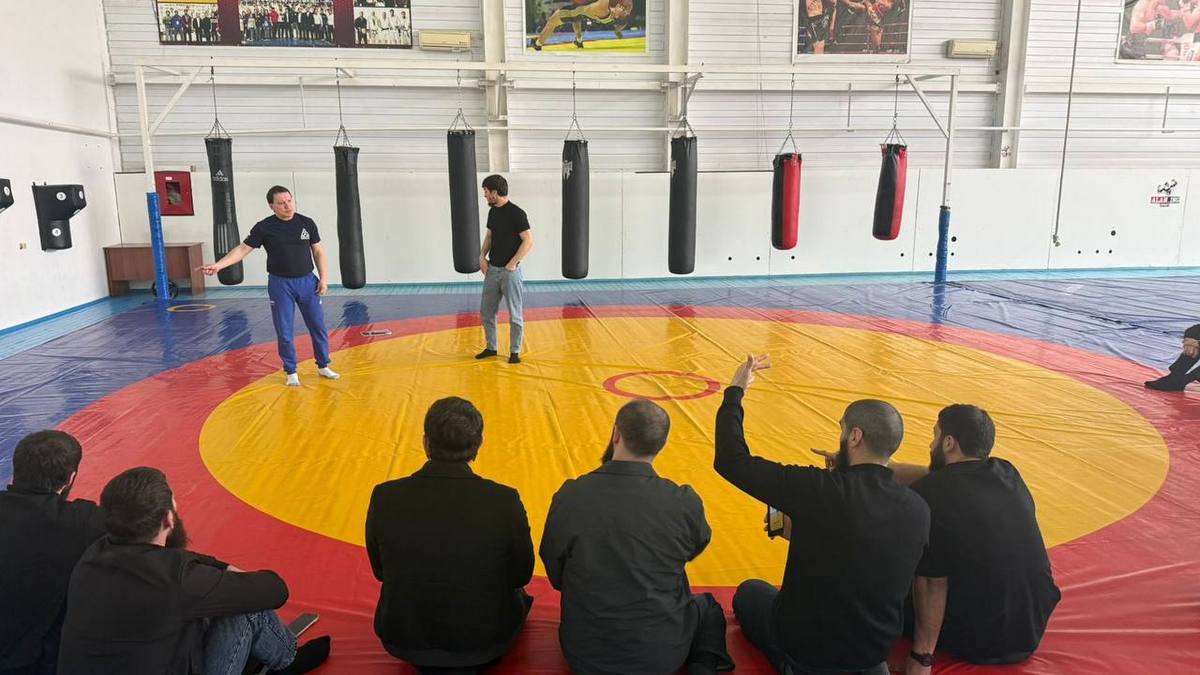 На семинаре в Яндаре рассказали об обновленных правилах грэпплинга