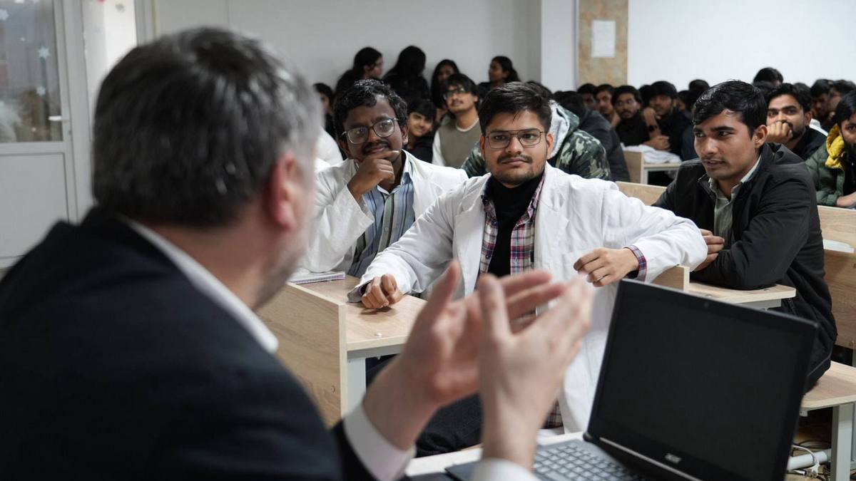 Иностранным студентам ИнгГУ рассказали об опасности экстремизма и терроризма