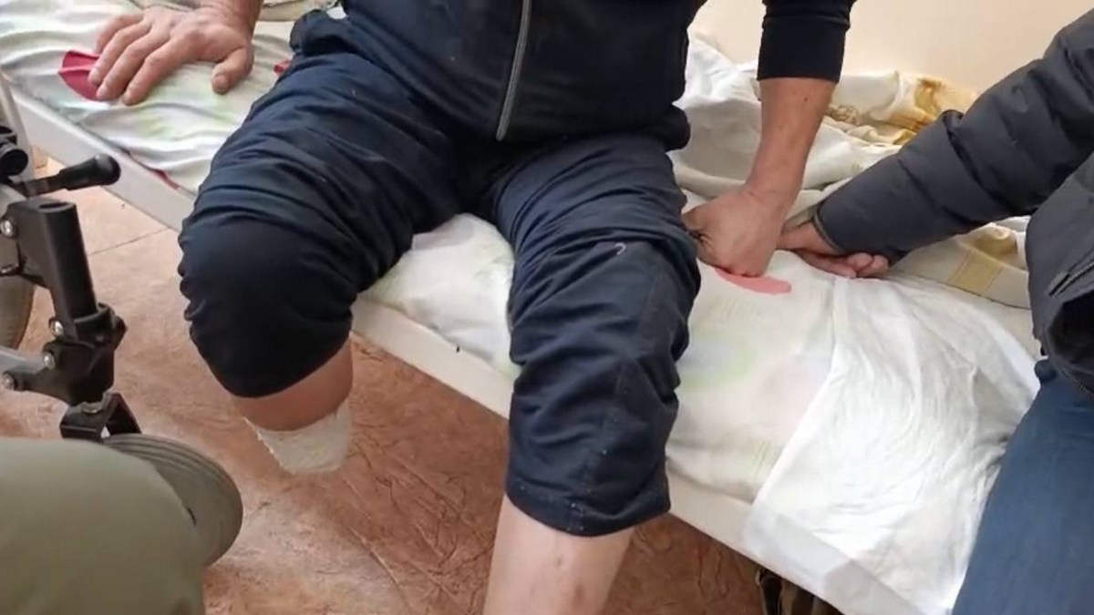 Бойцу СВО из Карабулака Тархану Аушеву передали инвалидную коляску