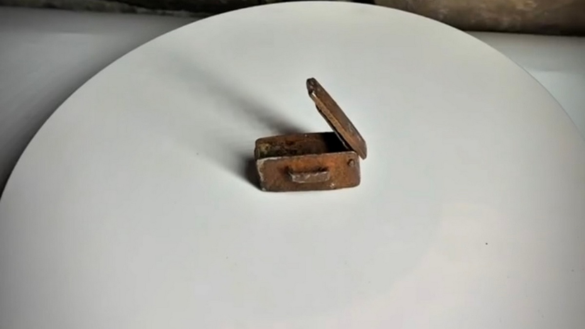 Железная коробка с подвижной крышкой найдена в Нижнем Пуе Ингушетии