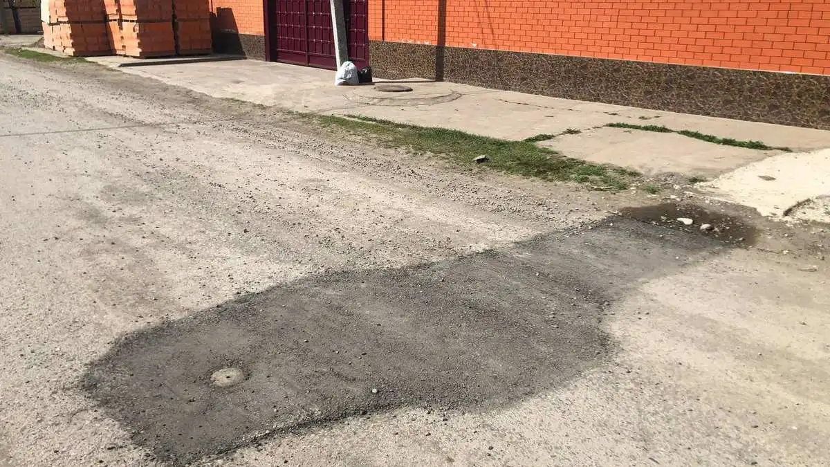 Новости Ингушетии: В Малгобеке восстанавливают поврежденное асфальтовое покрытие дорог