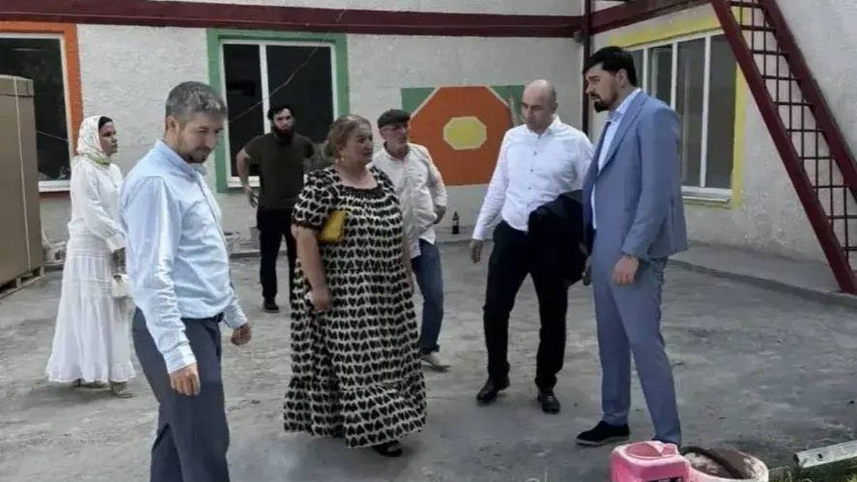 Новости Ингушетии: Руководители Минобрнауки и Минстроя Ингушетии проверили ремонт в школах