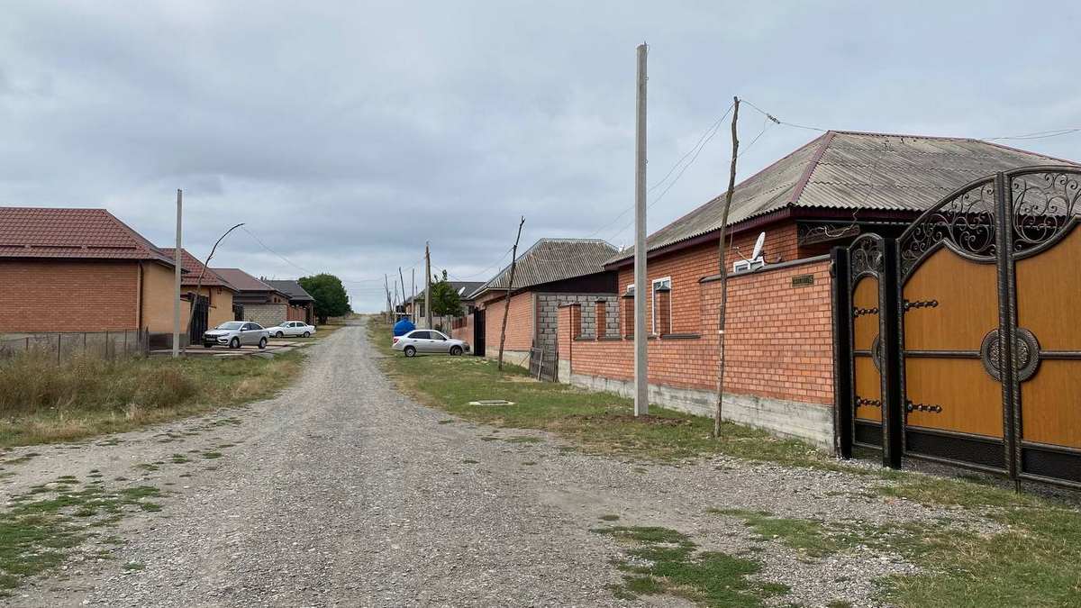 В селе Инарки завершили монтаж опор ЛЭП на улице Исламской