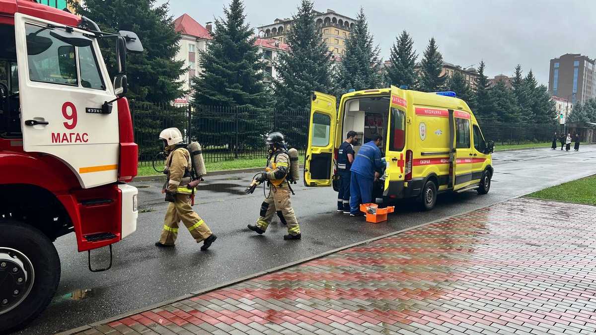В ИнгГУ сотрудники МЧС провели учения по пожарной безопасности