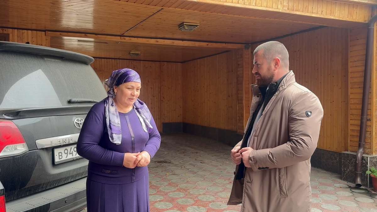 Новости Ингушетии: Мэр Сунжи поздравил с Днем матери семью участника СВО