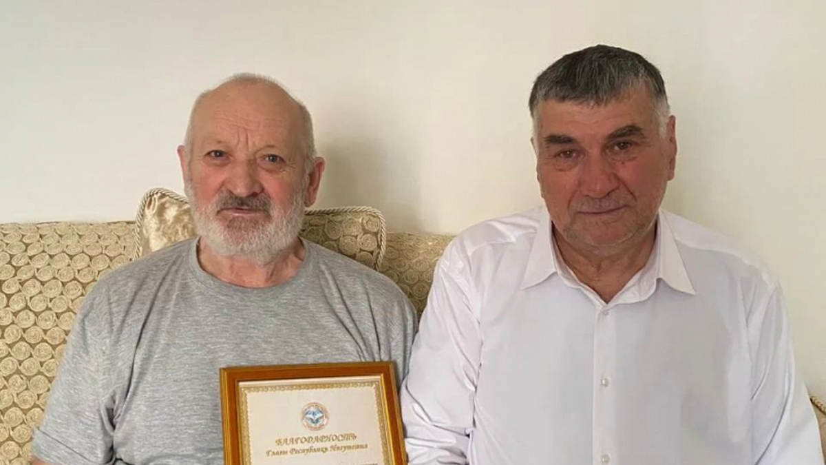 В Назрани ветерану органов правопорядка вручили Благодарность Главы Ингушетии