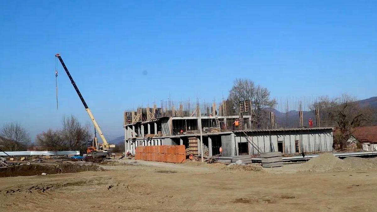 Новости Ингушетии: Глава Ингушетии проверил ход строительства санаторно-лесной школы в с.п. Галашки