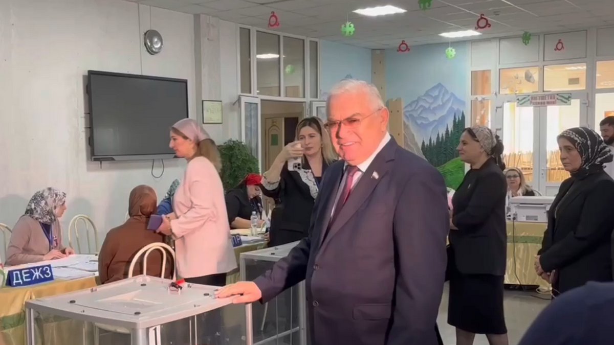 Новости Ингушетии: Председатель Парламента Ингушетии проголосовал в первый день выборов