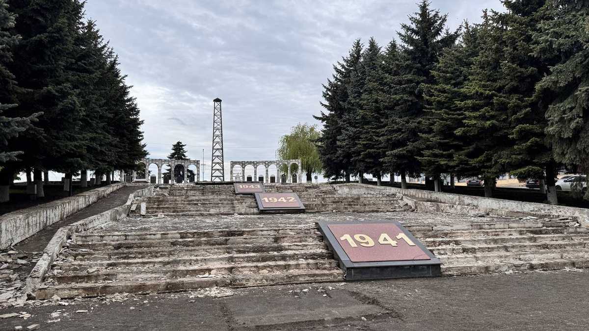 В Назрани приступили к реконструкции Аллеи Победы