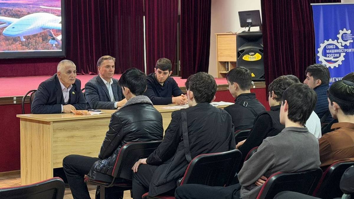 Студентам СКТЭКа рассказали о предстоящем призыве на срочную службу