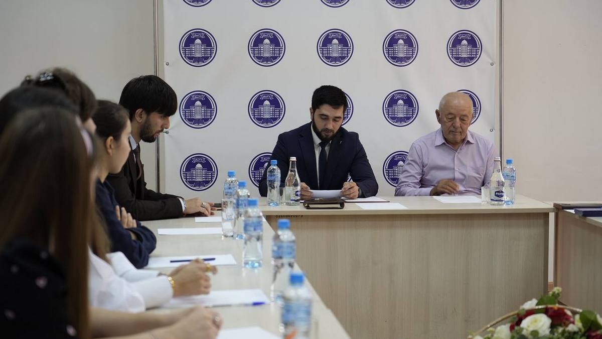 Студентам ИнгГУ рассказали, как получить гранты на свои проекты