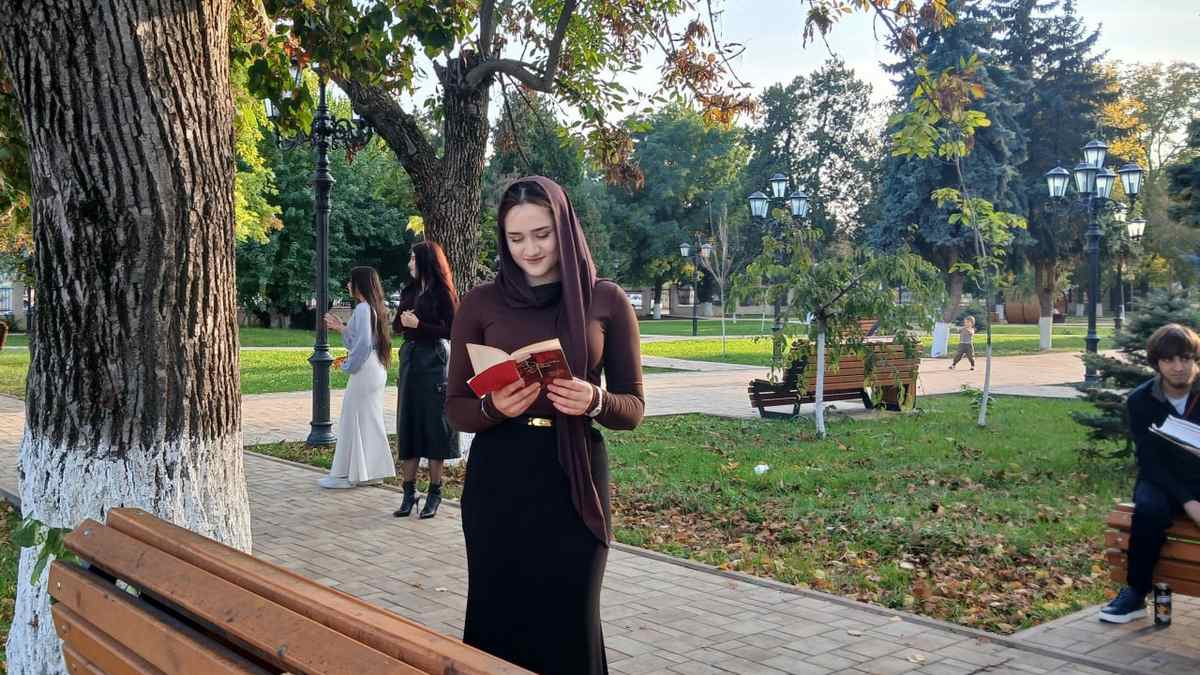 В Сунже прошла культурно-просветительская акция «Читаем Джемалдина Яндиева»