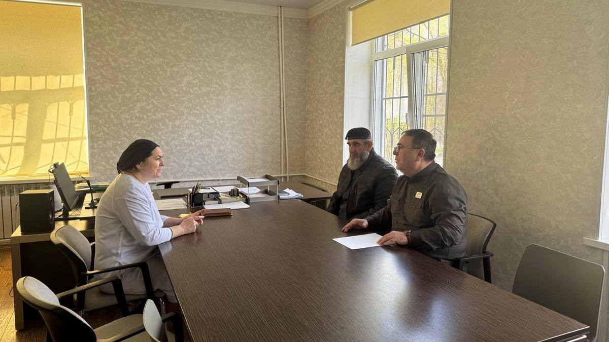 В Ингушетии помогают родителям без вести пропавшего на передовой Хакиева