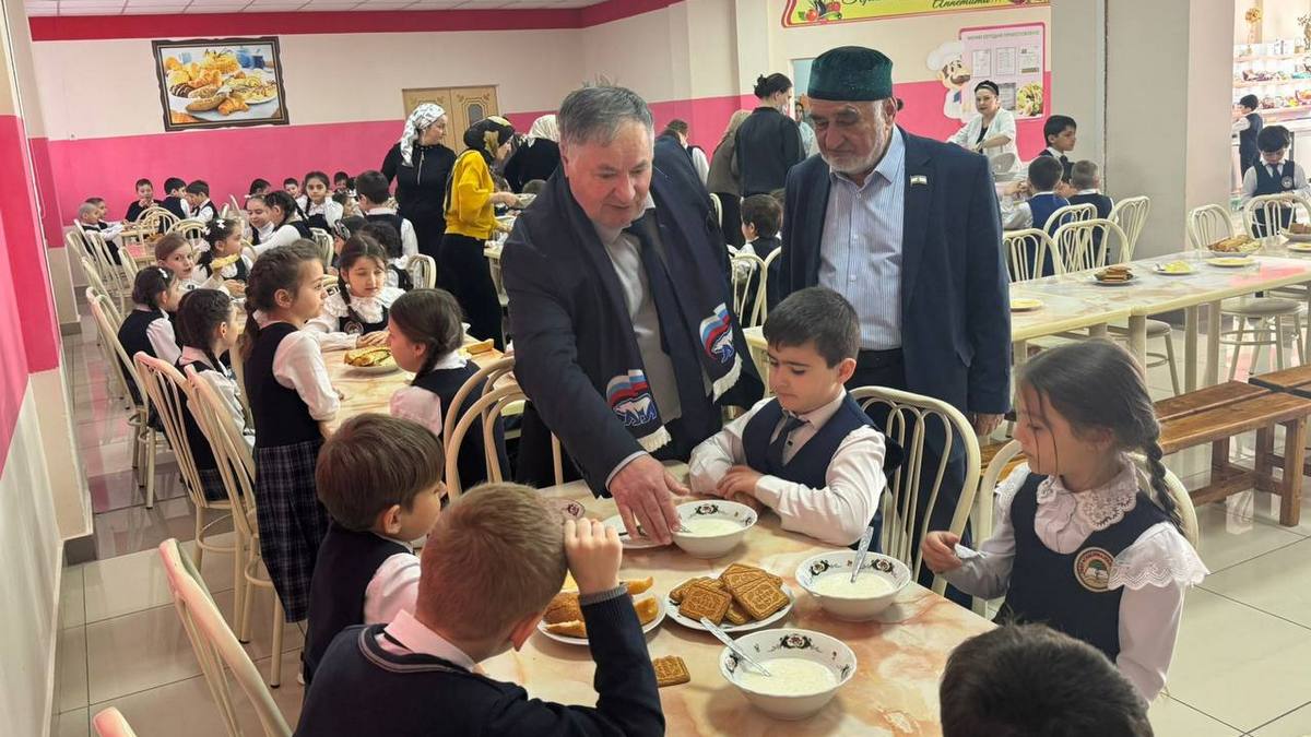 В Малгобекской школе №16 единороссы проверили качество школьного питания