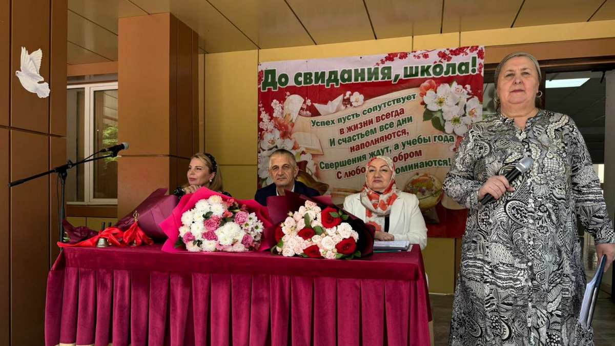 Депутаты Ингушетии поздравили выпускников с окончанием школы