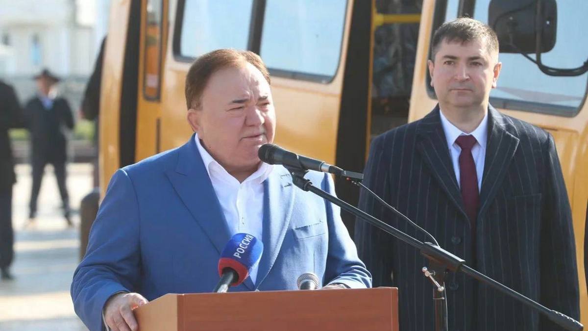 Новости Ингушетии: Калиматов вручил ключи от 15 новых автобусов