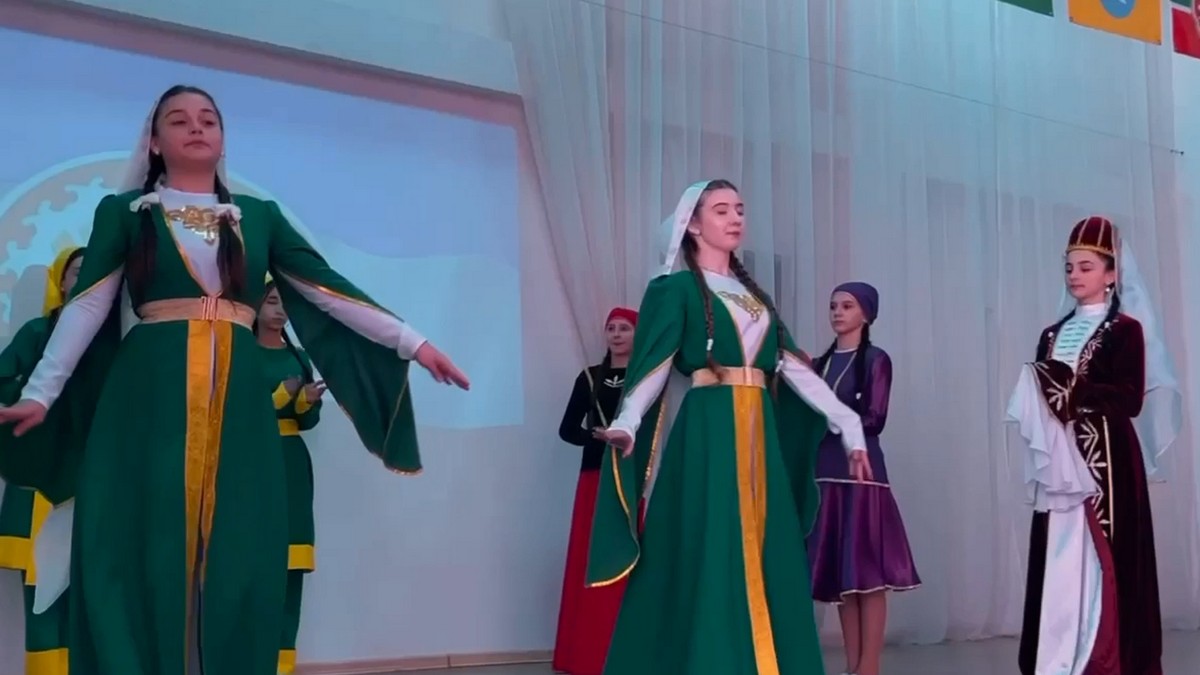 Busty rus ayollar bilan porno